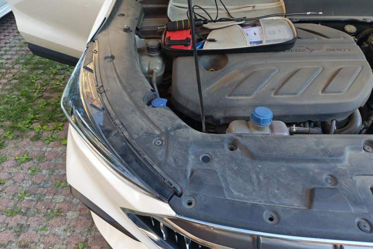 Used CHANGAN OSHAN X5 2021 1.5T DCT Prestige Edition Engine Bay Right