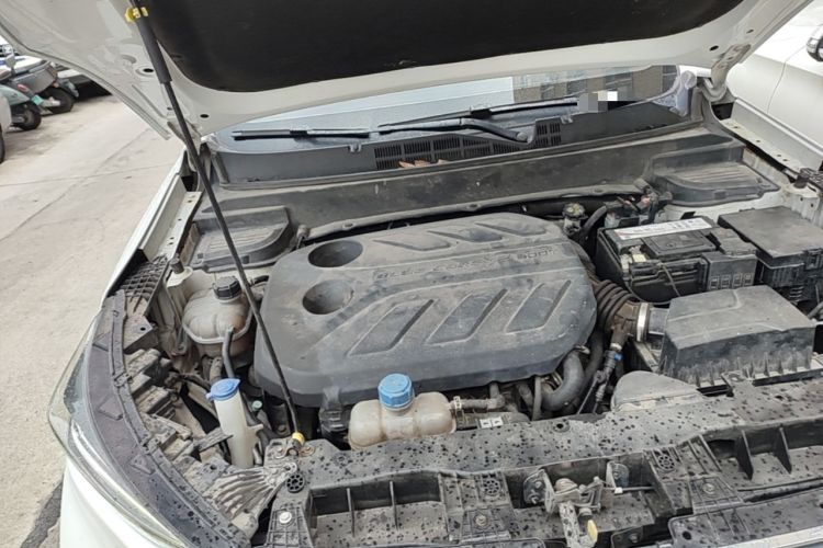 Used CHANGAN OSHAN X5 2021 1.5T DCT Prestige Edition Engine Bay Right