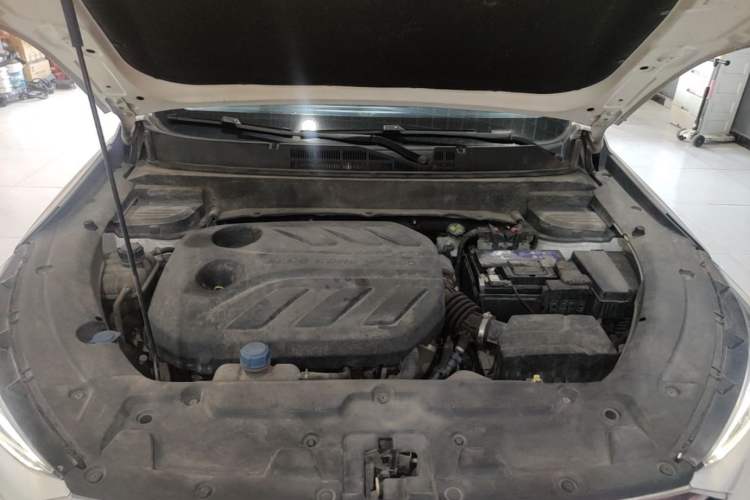 Used CHANGAN OSHAN X5 2021 1.5T DCT Prestige Edition Engine Bay