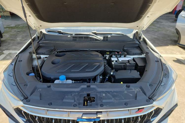 Used CHANGAN OSHAN X5 2021 1.5T DCT Prestige Edition Engine Bay