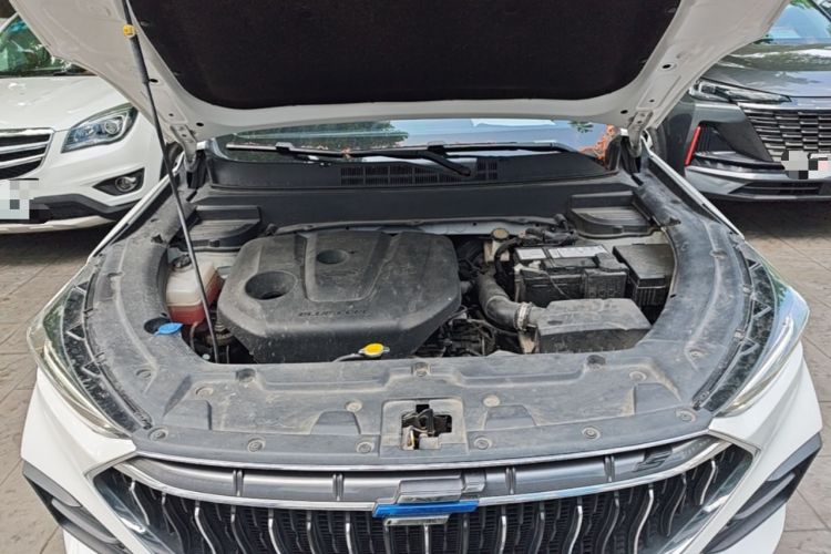 Used CHANGAN OSHAN X5 2021 1.6L CVT Luxury Model Engine Bay