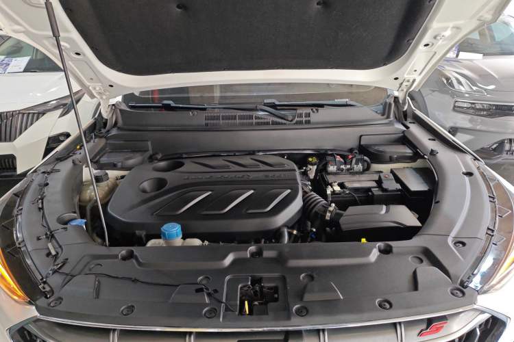 Used CHANGAN OSHAN X5 2021 1.5T DCT Prestige Edition Engine Bay