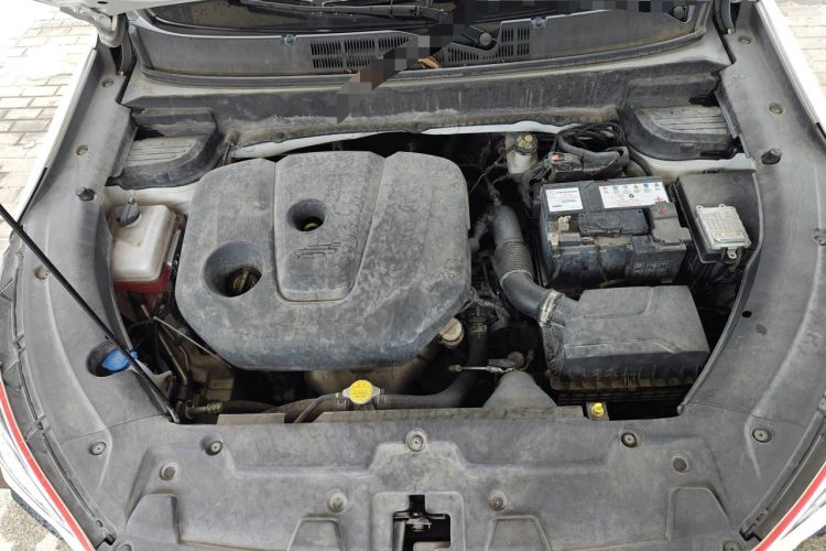 Used CHANGAN OSHAN X5 2021 Revised Version 1.6L Manual Luxury Edition Engine Bay