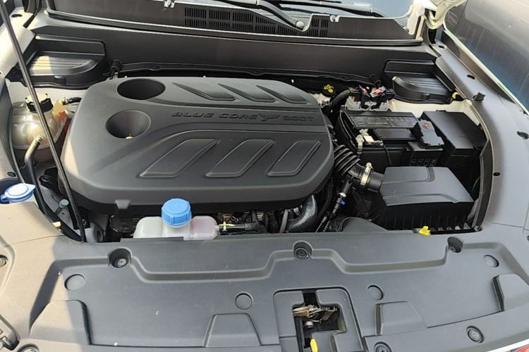 Used CHANGAN OSHAN X5 2021 1.5T DCT Prestige Edition Engine Bay