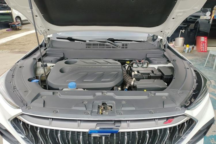 Used CHANGAN OSHAN X5 2021 1.5T DCT Prestige Edition Engine Bay