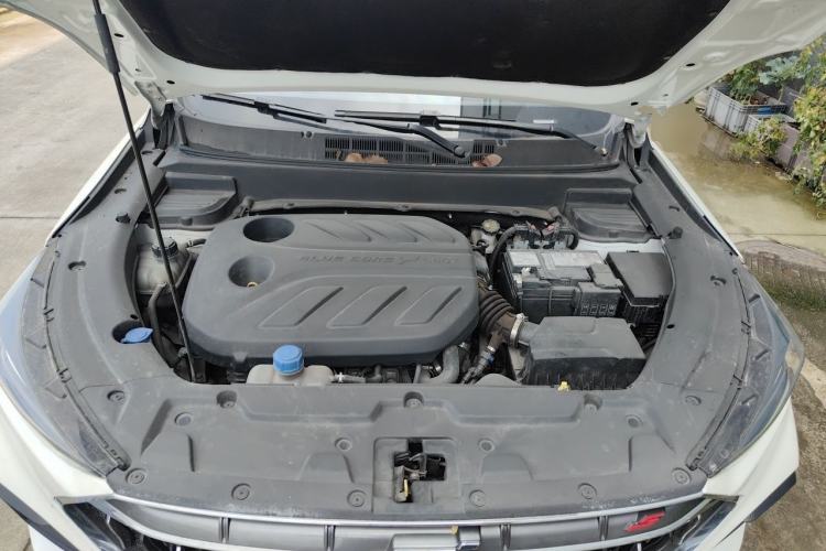 Used CHANGAN OSHAN X5 2021 1.5T DCT Luxury Edition Engine Bay