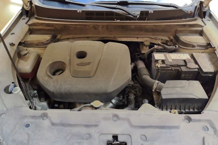 Used CHANGAN OSHAN X5 2021 1.6L CVT Luxury Version Engine Bay