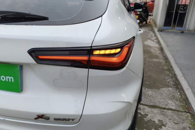 Used CHANGAN OSHAN X5 2021 1.5T DCT Flagship Edition Exterior 3