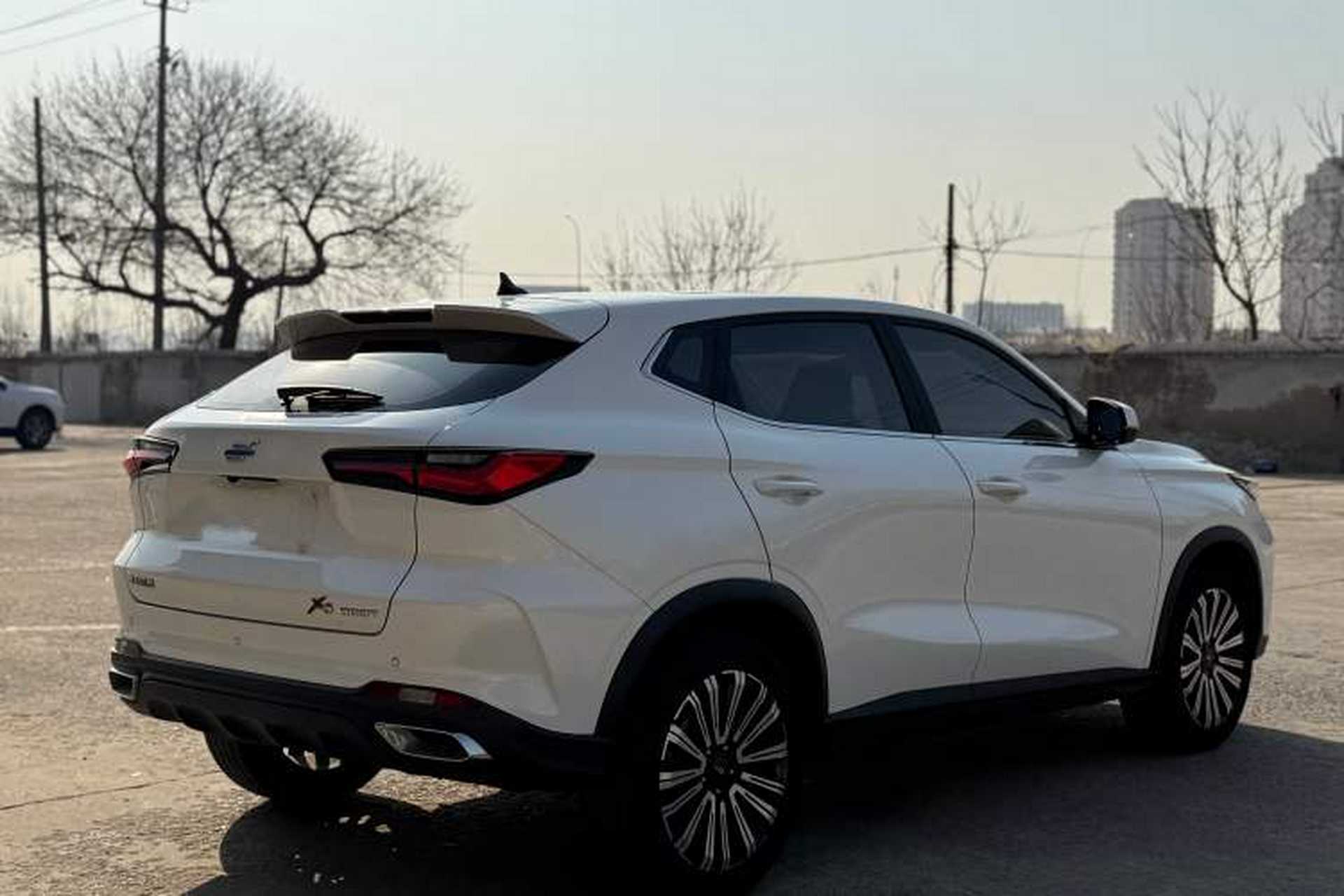 Used CHANGAN OSHAN X5 2021 1.5T DCT Prestige Edition Exterior 3