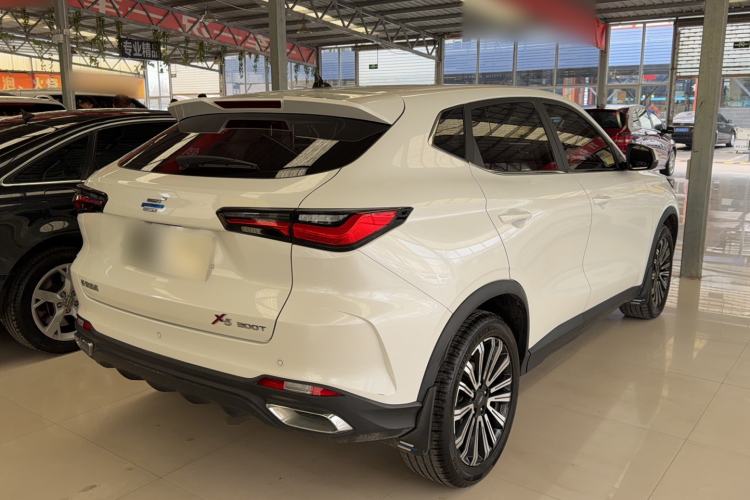Used CHANGAN OSHAN X5 2021 Revised Version 1.5T DCT Luxury Edition Exterior 4