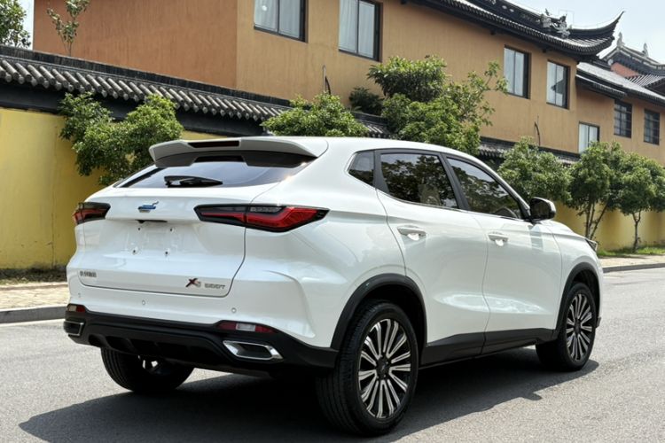 Used CHANGAN OSHAN X5 2021 Revised Version 1.5T DCT Luxury Edition Exterior 4