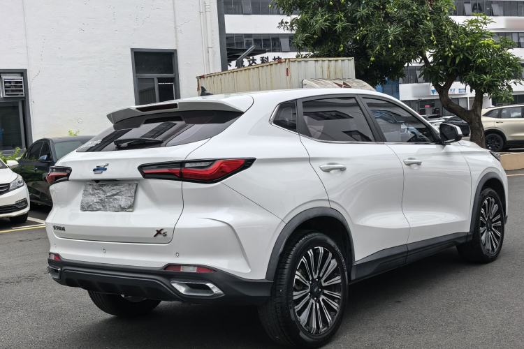 Used CHANGAN OSHAN X5 2021 1.6L CVT Luxury Model Exterior 4