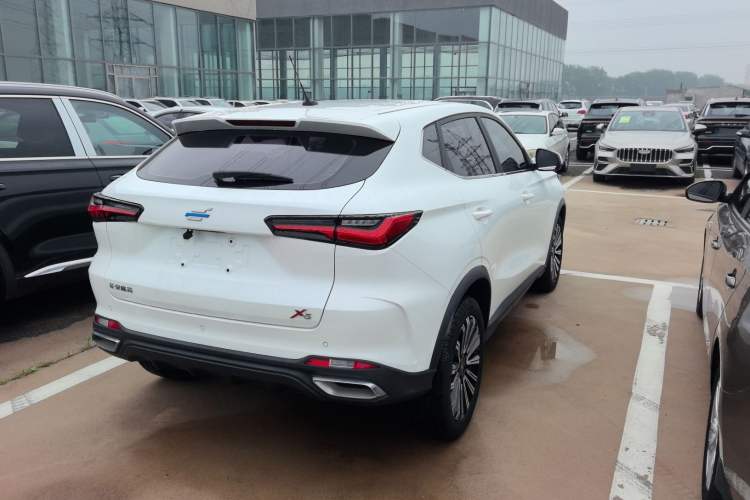 Used CHANGAN OSHAN X5 2021 1.6L CVT Comfort Model Exterior 5
