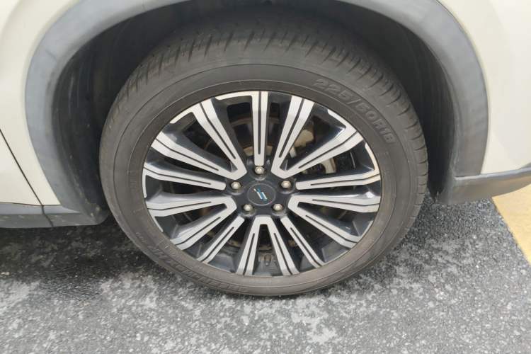 Used CHANGAN OSHAN X5 2021 Revised Version 1.5T DCT Luxury Edition Exterior 7