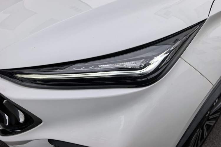Used CHANGAN OSHAN X5 2021 1.6L CVT Luxury Model Exterior 7