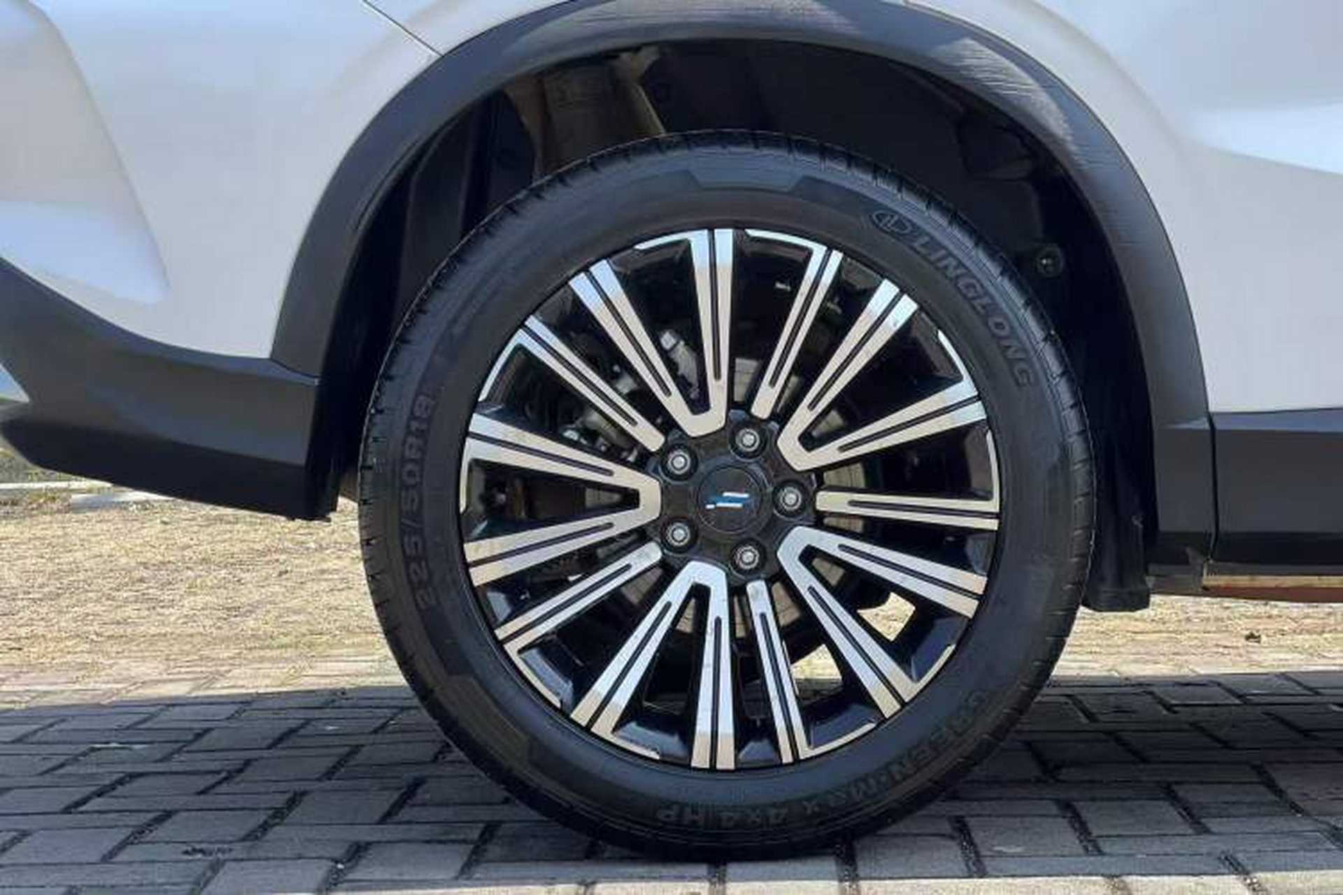 Used CHANGAN OSHAN X5 2021 1.5T DCT Prestige Edition Exterior 9
