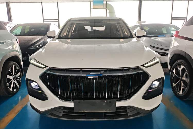 Used CHANGAN OSHAN X5 2021 1.6L CVT Luxury Model Front