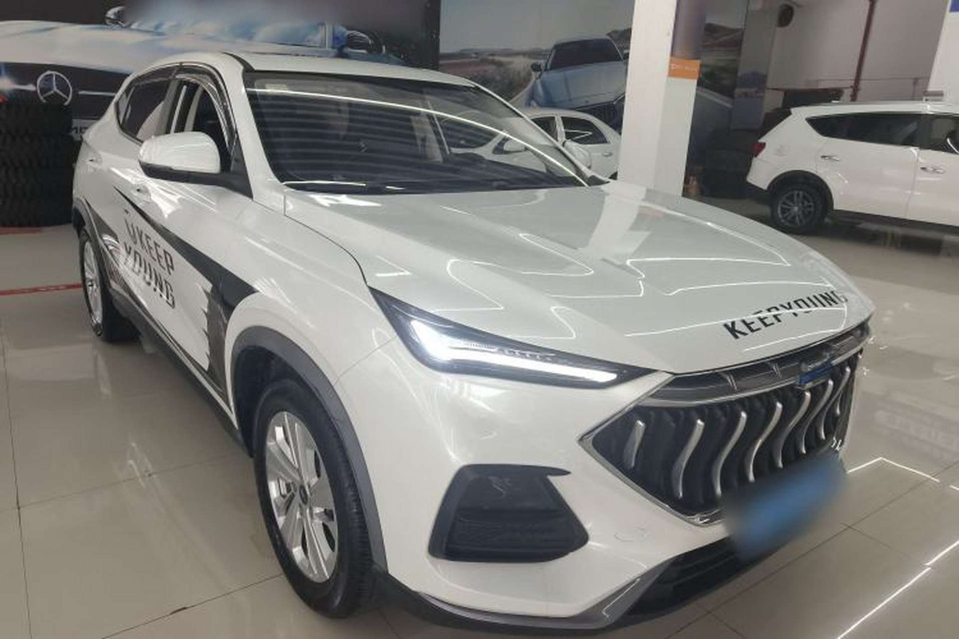 Used CHANGAN OSHAN X5 2021 Revised Version 1.6L Manual Luxury Edition Front Right 45 Deg