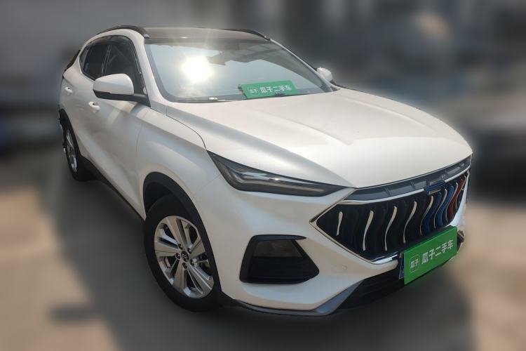 Used CHANGAN OSHAN X5 2021 1.6L CVT Luxury Version Front Right 45 Deg