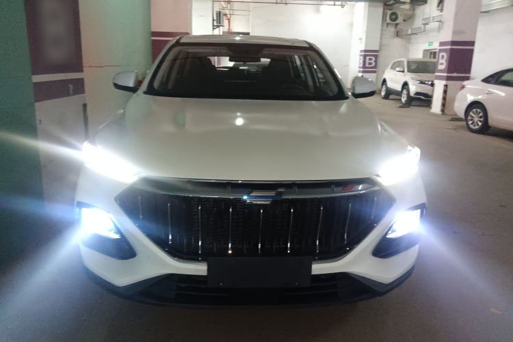 Used CHANGAN OSHAN X5 2021 Revised Version 1.5T DCT Luxury Edition Front