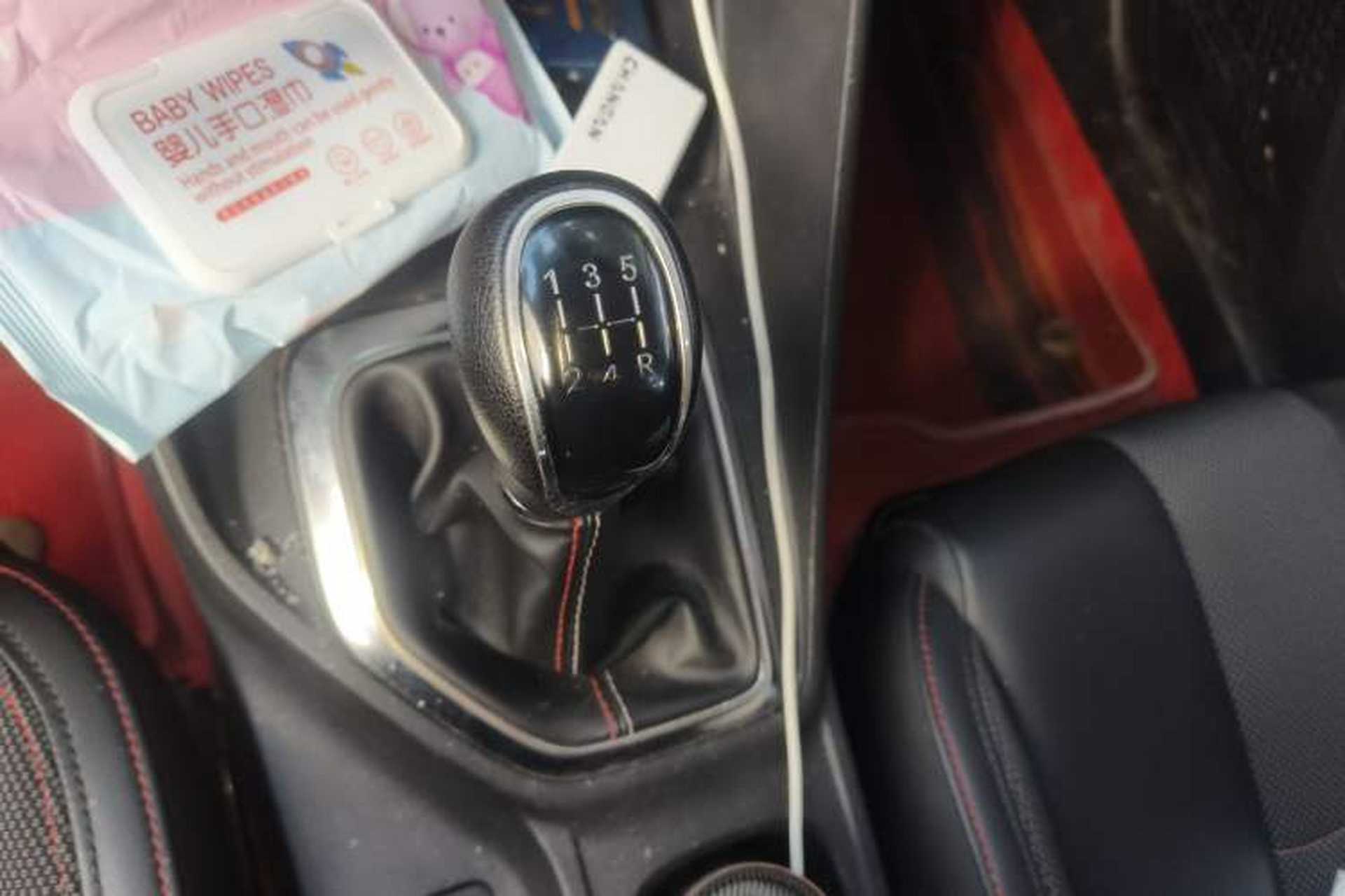 Used CHANGAN OSHAN X5 2021 Revised Version 1.6L Manual Luxury Edition Gear Lever