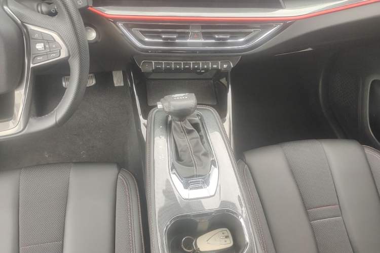 Used CHANGAN OSHAN X5 2021 Revised Version 1.5T DCT Luxury Edition Gear Lever