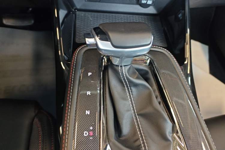 Used CHANGAN OSHAN X5 2021 1.6L CVT Luxury Model Gear Lever