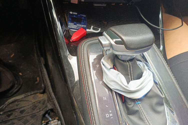 Used CHANGAN OSHAN X5 2021 1.5T DCT Prestige Edition Gear Lever