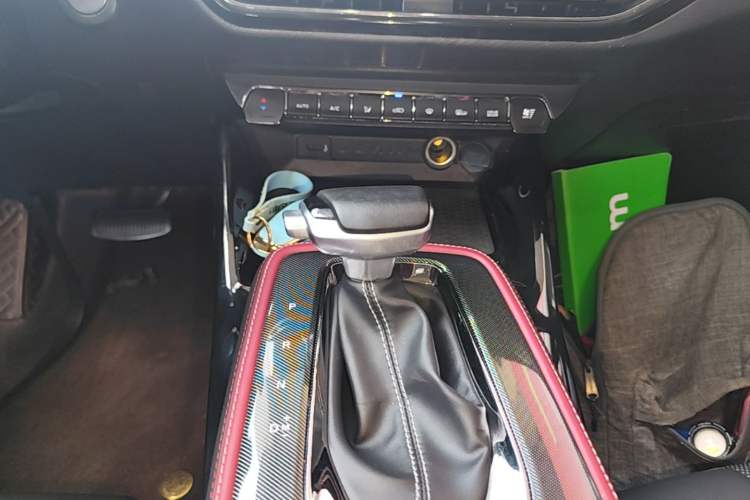 Used CHANGAN OSHAN X5 2021 1.5T DCT Flagship Edition Gear Lever