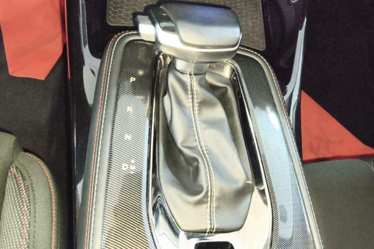 Used CHANGAN OSHAN X5 2021 1.6L CVT Luxury Version Gear Lever