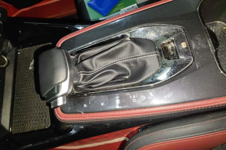 Used CHANGAN OSHAN X5 2021 1.5T DCT Prestige Edition Gear Lever
