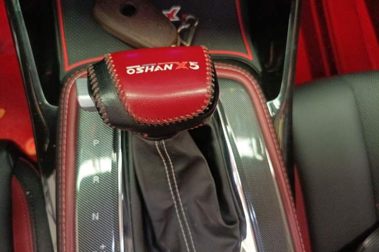 Used CHANGAN OSHAN X5 2021 1.5T DCT Prestige Edition Gear Lever
