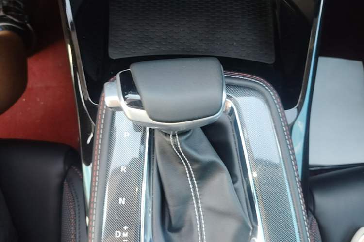Used CHANGAN OSHAN X5 2021 1.6L CVT Luxury Model Gear Lever
