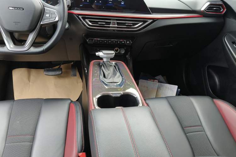 Used CHANGAN OSHAN X5 2021 Revised Version 1.5T DCT Luxury Edition Gear Lever