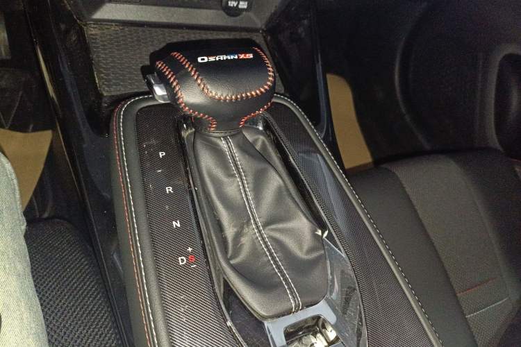 Used CHANGAN OSHAN X5 2021 1.6L CVT Luxury Model Gear Lever