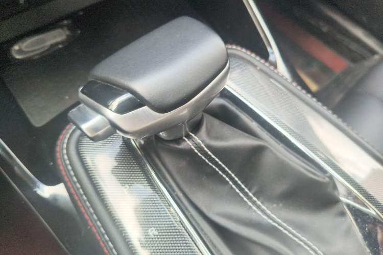 Used CHANGAN OSHAN X5 2021 1.6L CVT Luxury Model Gear Lever