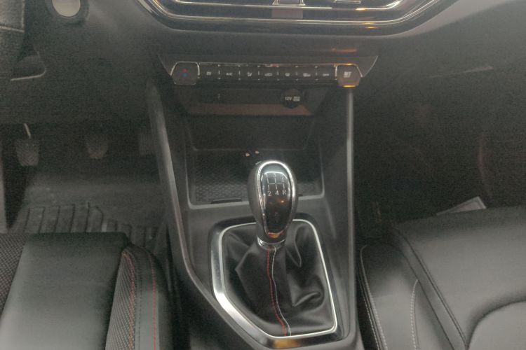 Used CHANGAN OSHAN X5 2021 Revised Version 1.6L Manual Luxury Edition Gear Lever