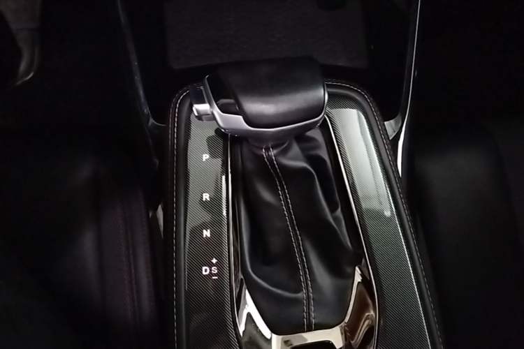 Used CHANGAN OSHAN X5 2021 1.6L CVT Luxury Model Gear Lever