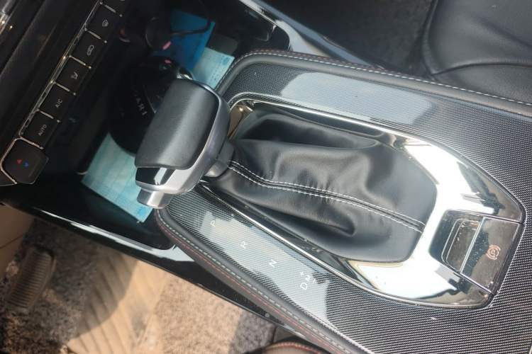 Used CHANGAN OSHAN X5 2021 1.6L CVT Luxury Version Gear Lever