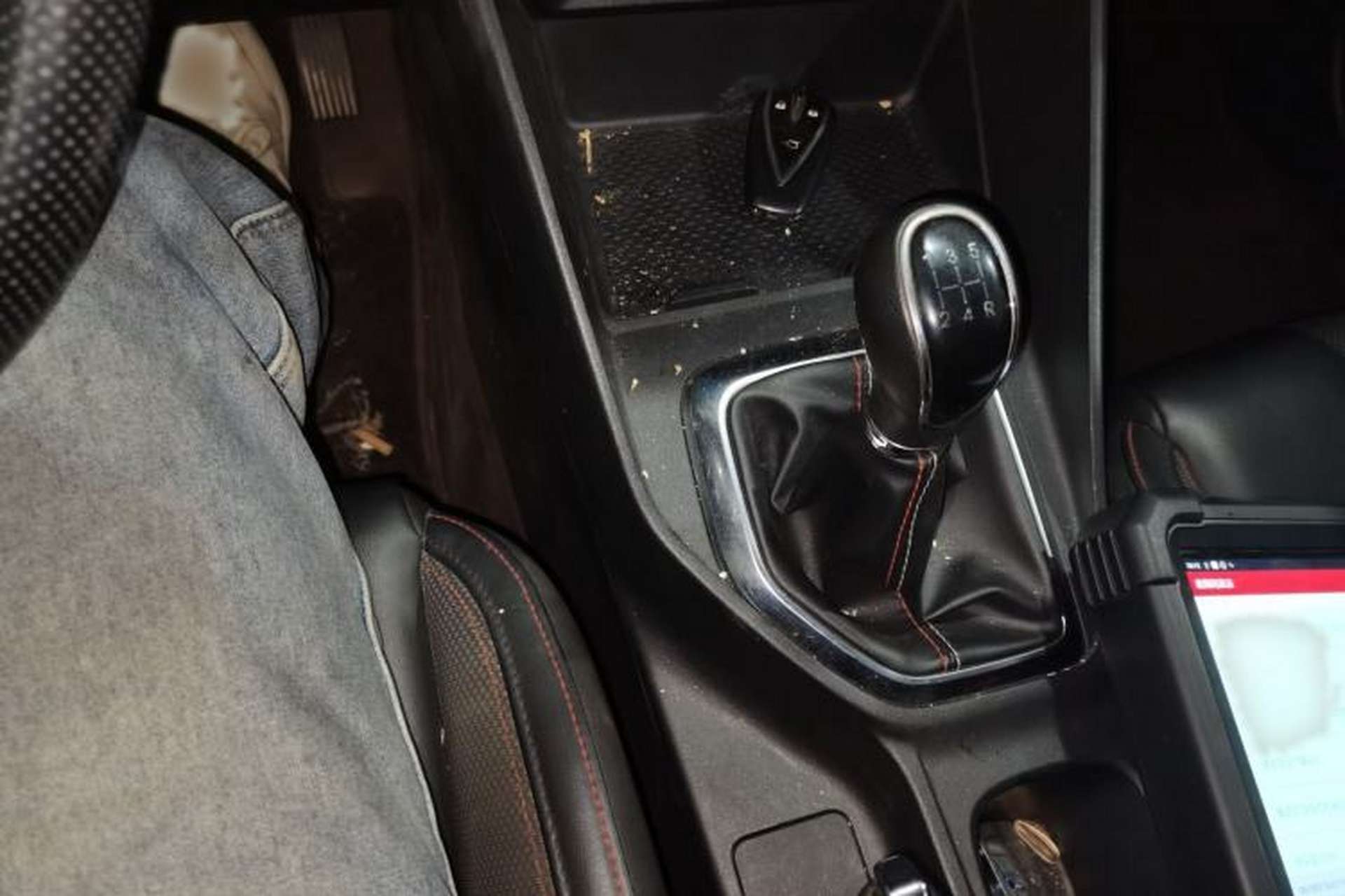 Used CHANGAN OSHAN X5 2021 Revised Version 1.6L Manual Luxury Edition Gear Lever