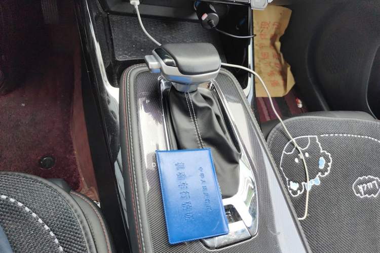 Used CHANGAN OSHAN X5 2021 1.5T DCT Luxury Edition Gear Lever