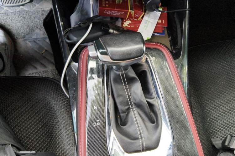 Used CHANGAN OSHAN X5 2021 1.5T DCT Luxury Edition Gear Lever