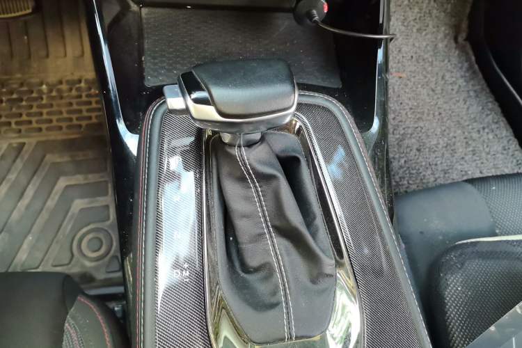 Used CHANGAN OSHAN X5 2021 1.6L CVT Luxury Version Gear Lever