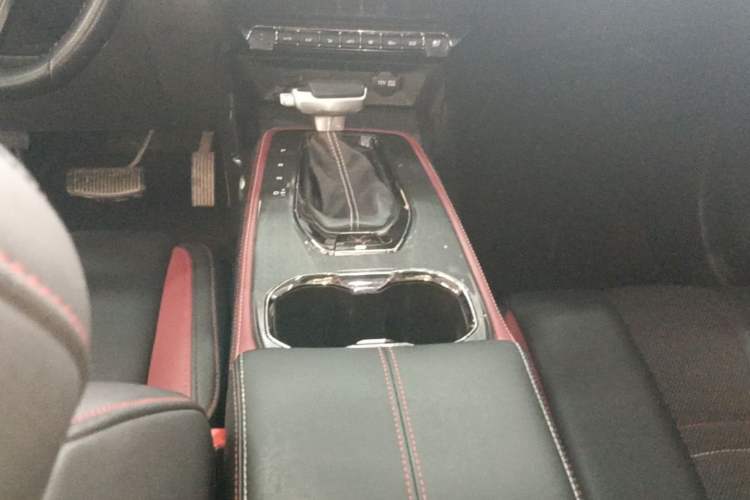 Used CHANGAN OSHAN X5 2021 1.5T DCT Prestige Edition Gear Lever