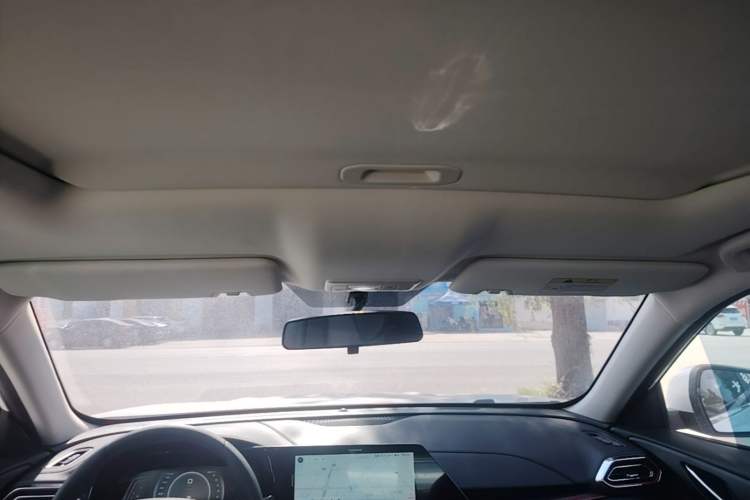 Used CHANGAN OSHAN X5 2021 1.6L CVT Luxury Model Headliner