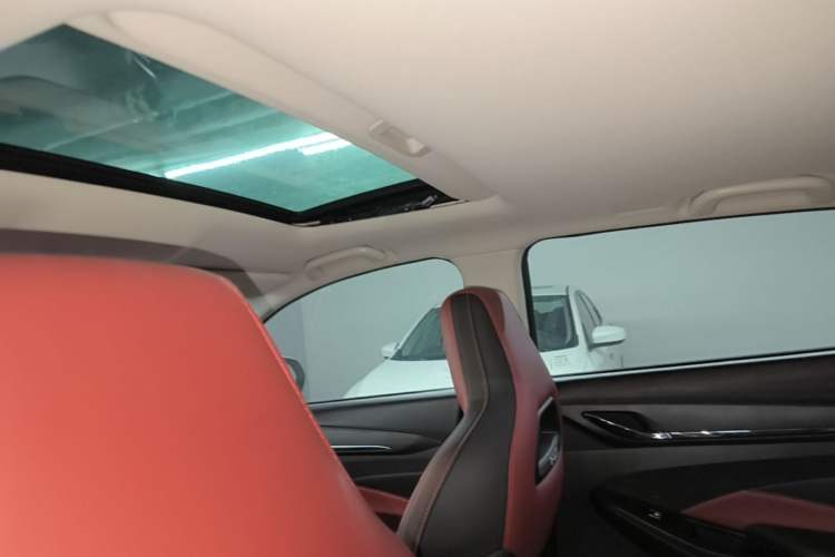 Used CHANGAN OSHAN X5 2021 Revised Version 1.5T DCT Luxury Edition Headliner