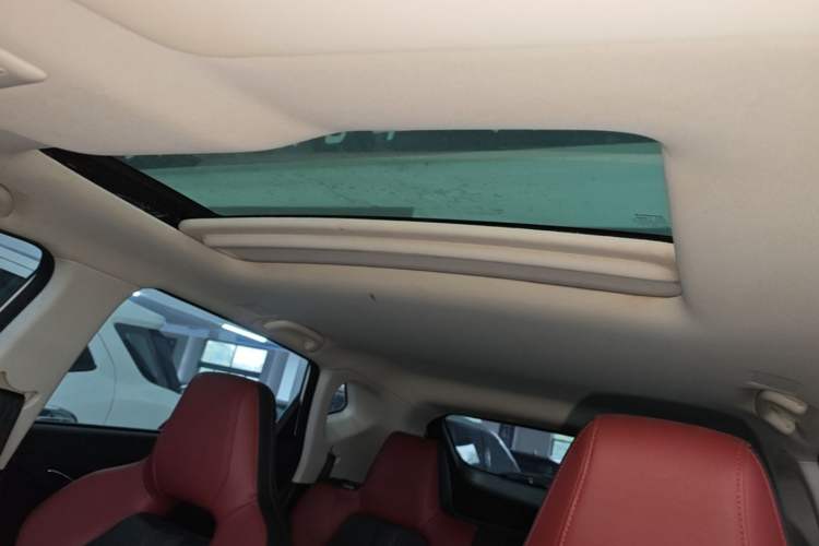 Used CHANGAN OSHAN X5 2021 Revised Version 1.5T DCT Luxury Edition Headliner