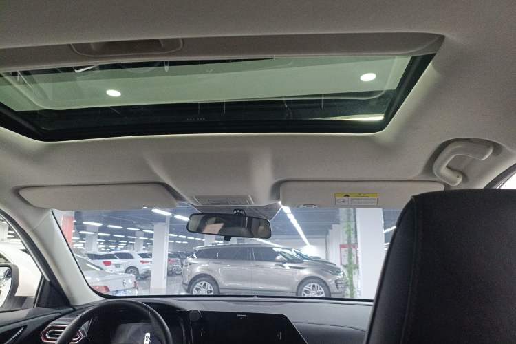 Used CHANGAN OSHAN X5 2021 1.6L CVT Luxury Model Headliner