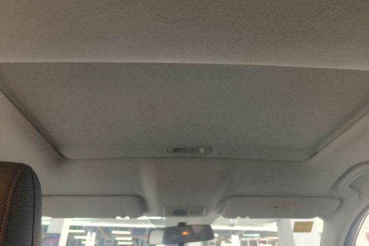 Used CHANGAN OSHAN X5 2021 Revised Version 1.6L Manual Luxury Edition Headliner