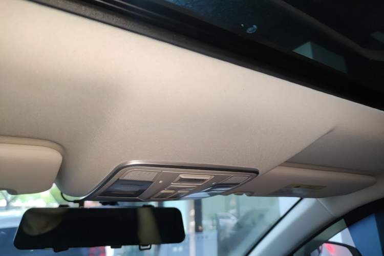 Used CHANGAN OSHAN X5 2021 1.5T DCT Prestige Edition Headliner